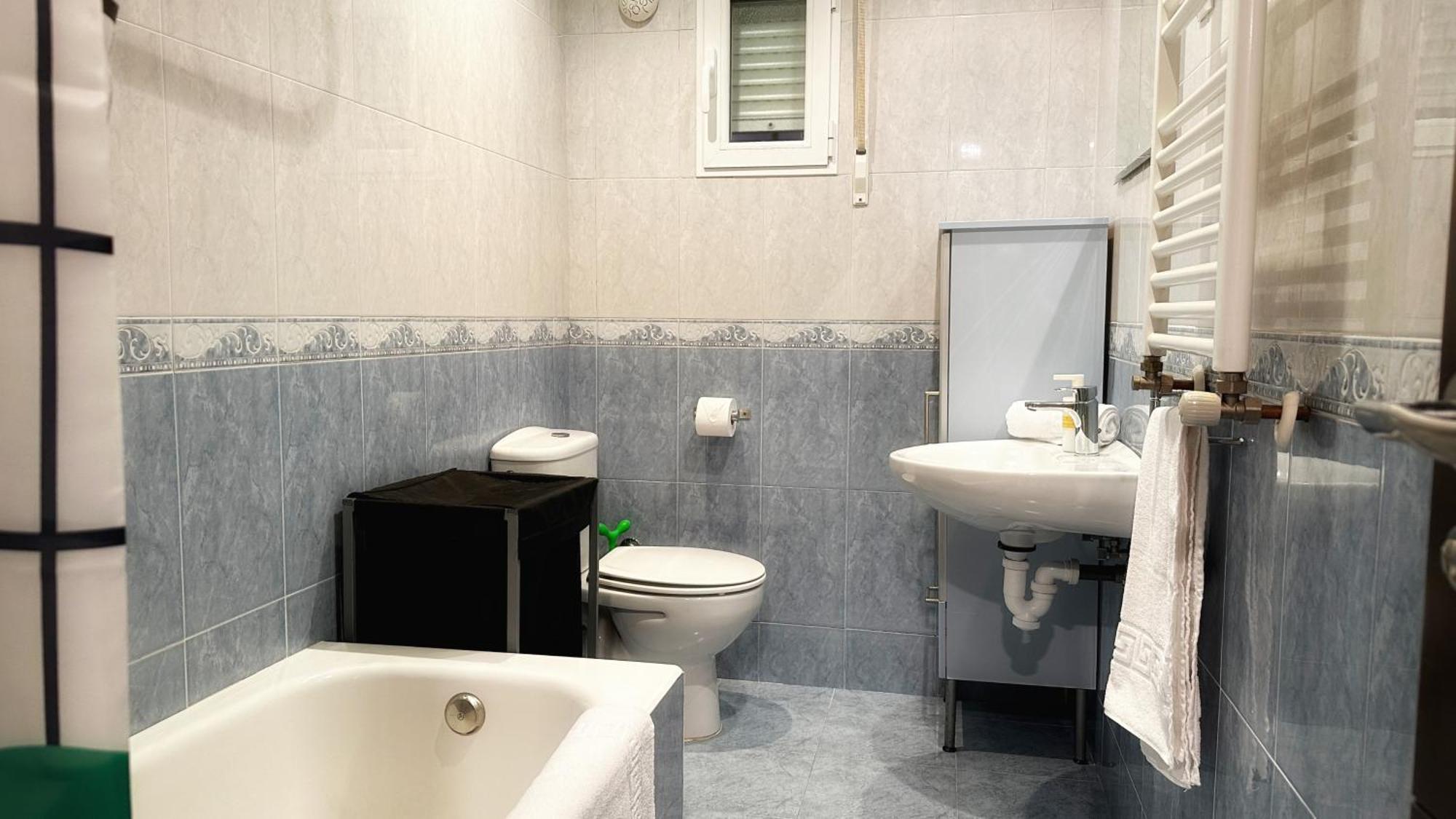 Vivienda Turistica Ciudad Jardin Con Tranquilidad Y Wifi Leilighet Bilbao Eksteriør bilde